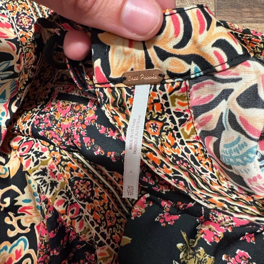 * SOLD* Free People Stevie Tunic Bohemian Western Floral Bell Sleeves Size XS - Picture 6 of 6